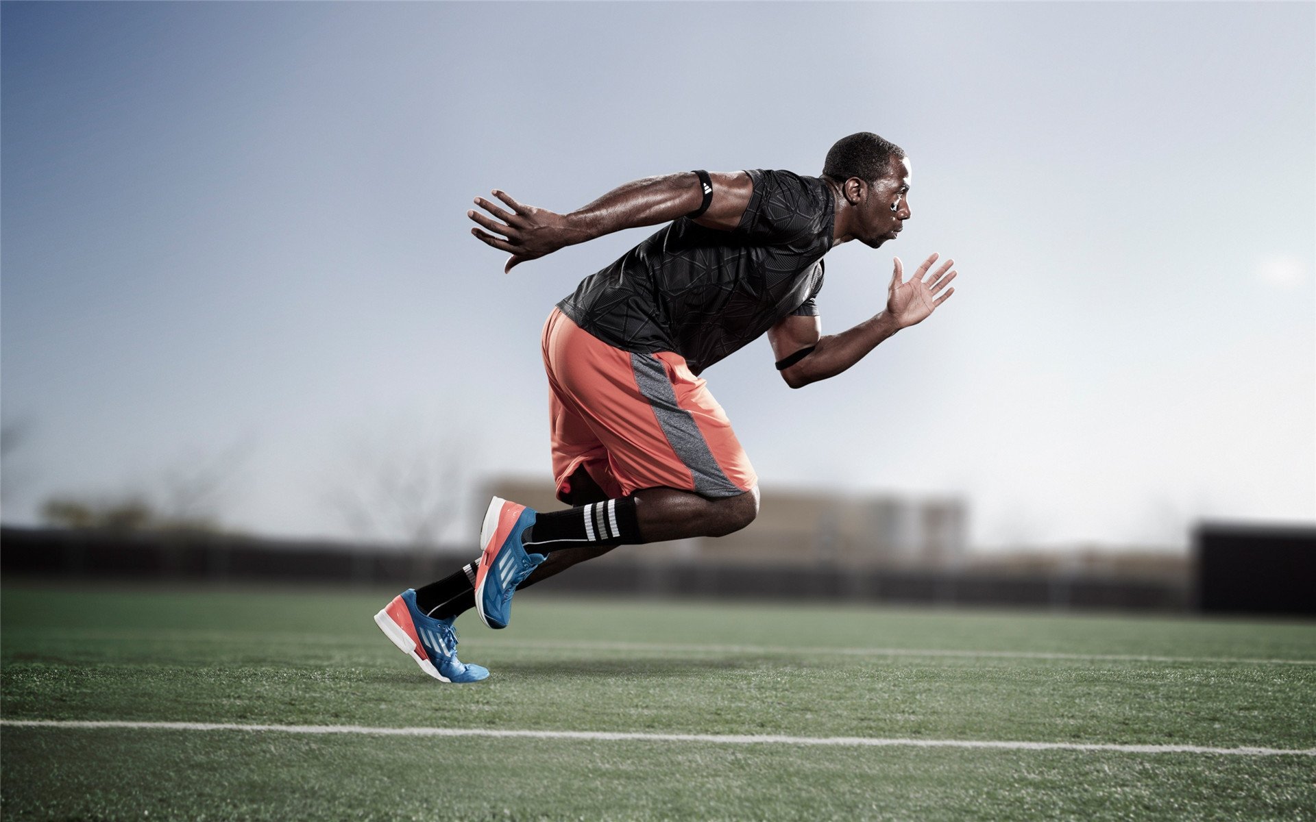 23岁新星打破尘封15年世界纪录，田径史上再添传奇|乐竞体育下载